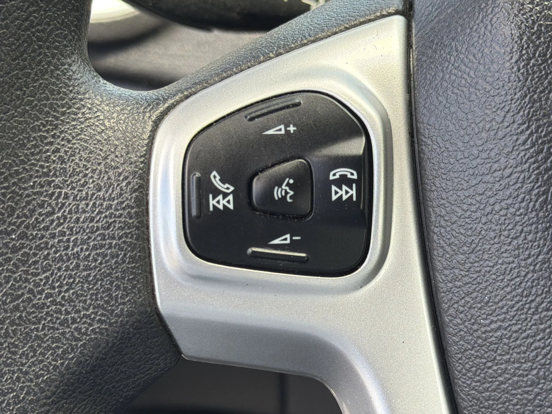 Used 2018 Silver Ford SE image 10