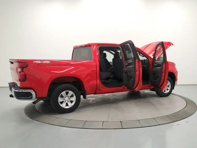 Used 2025 Red Chevrolet LT image 15