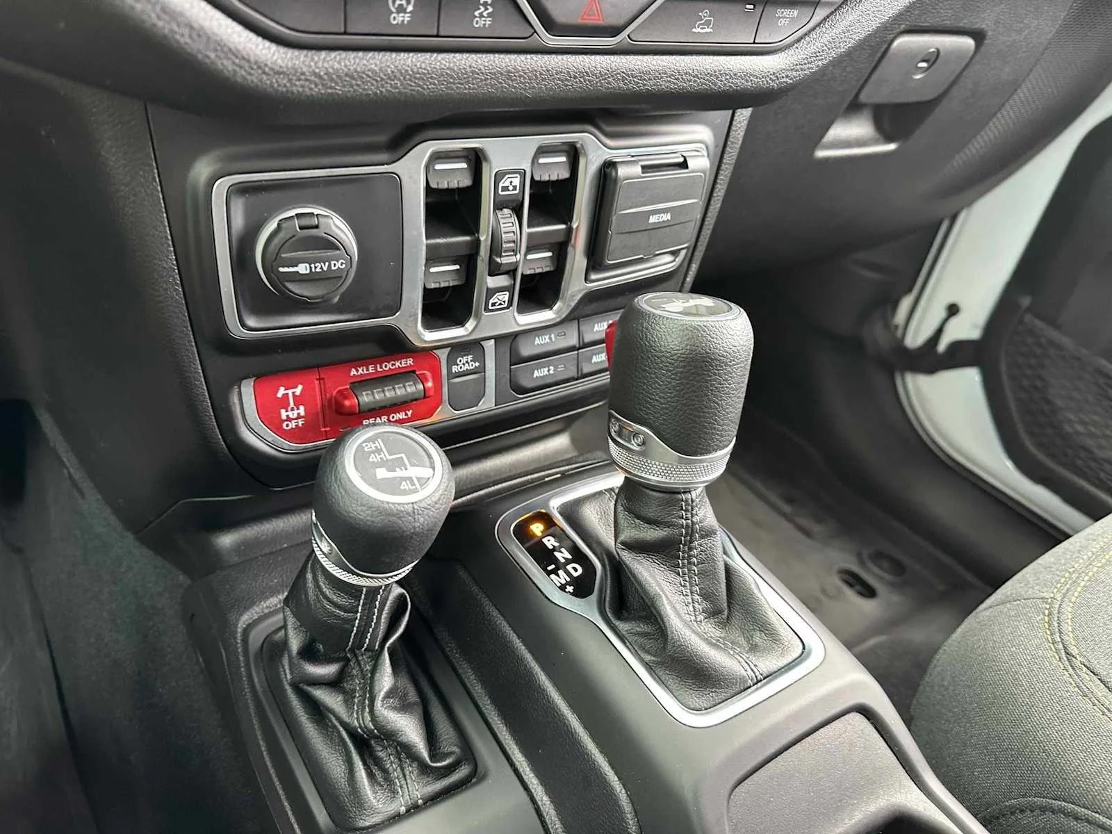 2025 Jeep Wrangler 4-Door Willys - Photo 21