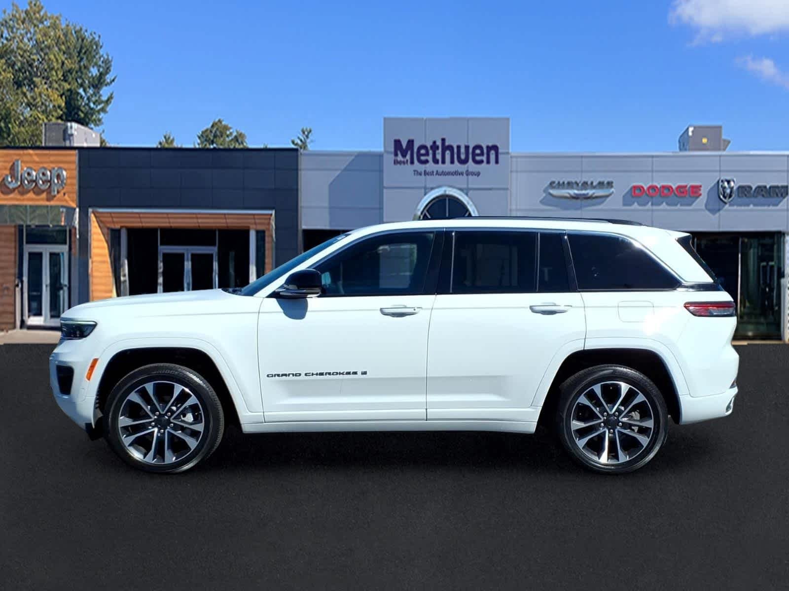 Used 2023 Bright White Clearcoat Jeep Overland image 8