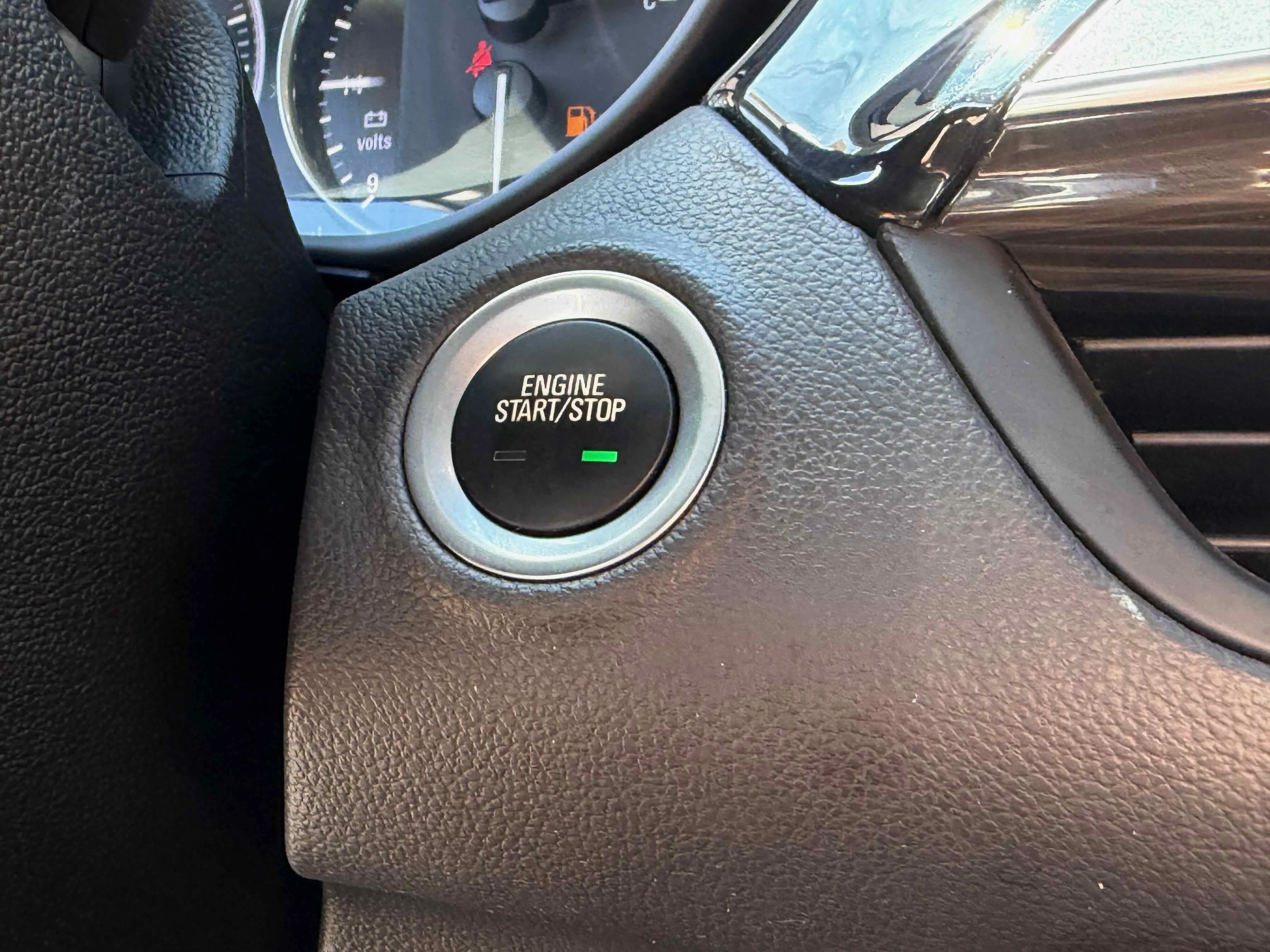 Used 2019 Ebony Twilight Metallic Buick Premium II image 25