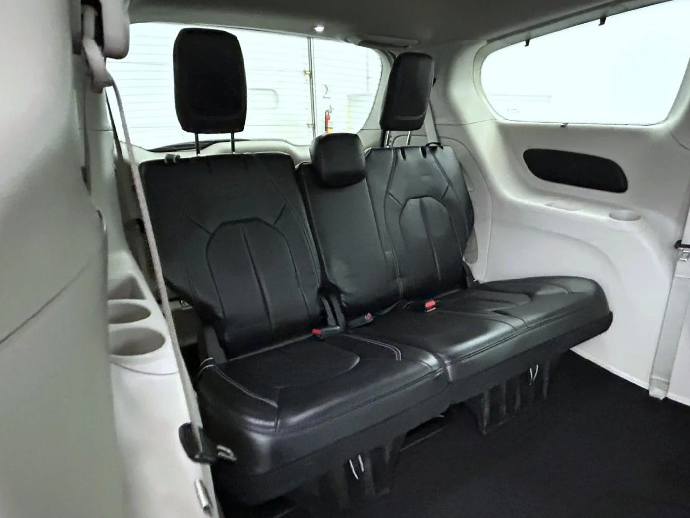 Used 2022 Black Chrysler Touring L image 17
