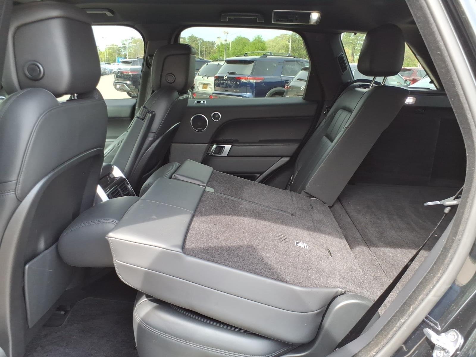 Used 2022 Santorini Black Metallic Land Rover HSE Silver Edition image 21