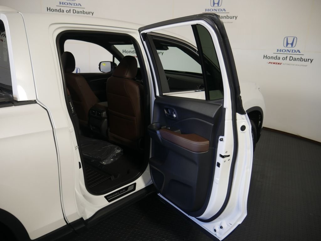 New 2026 Platinum White Pearl Honda RTL image 8