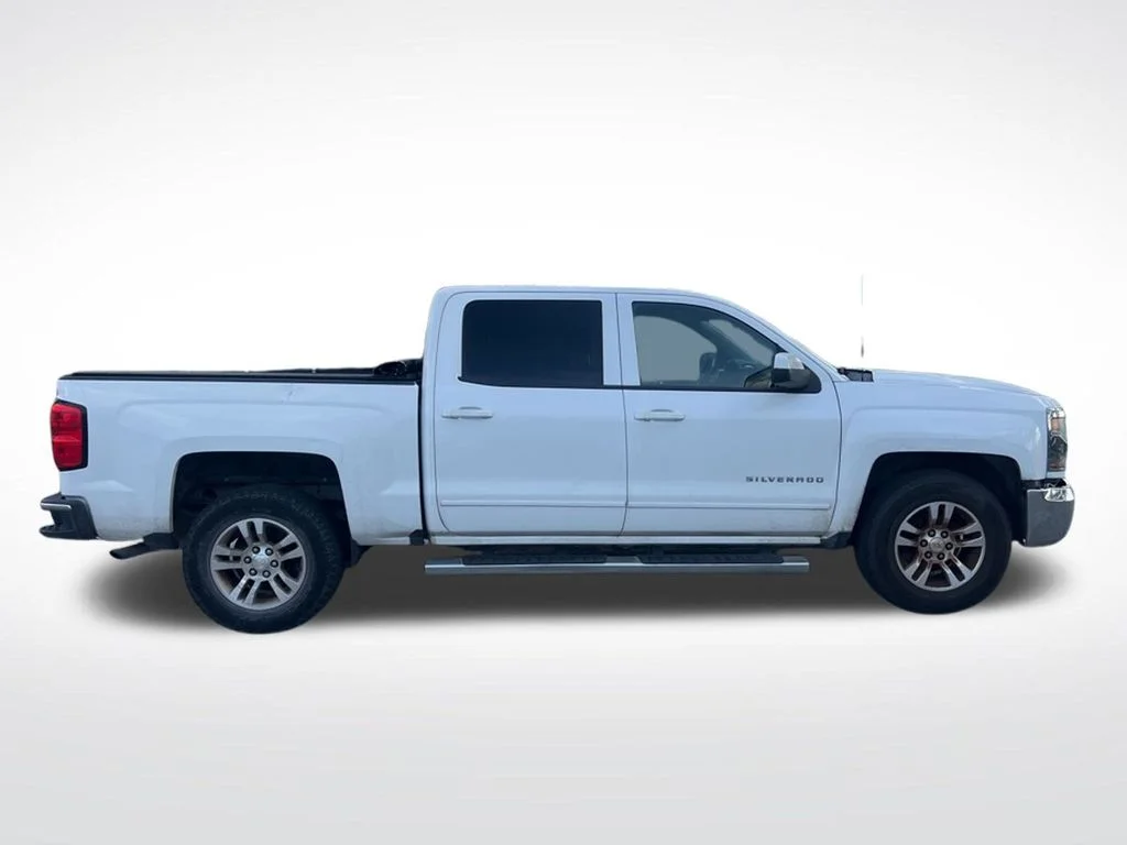 Used 2016 Summit White Chevrolet LT image 4