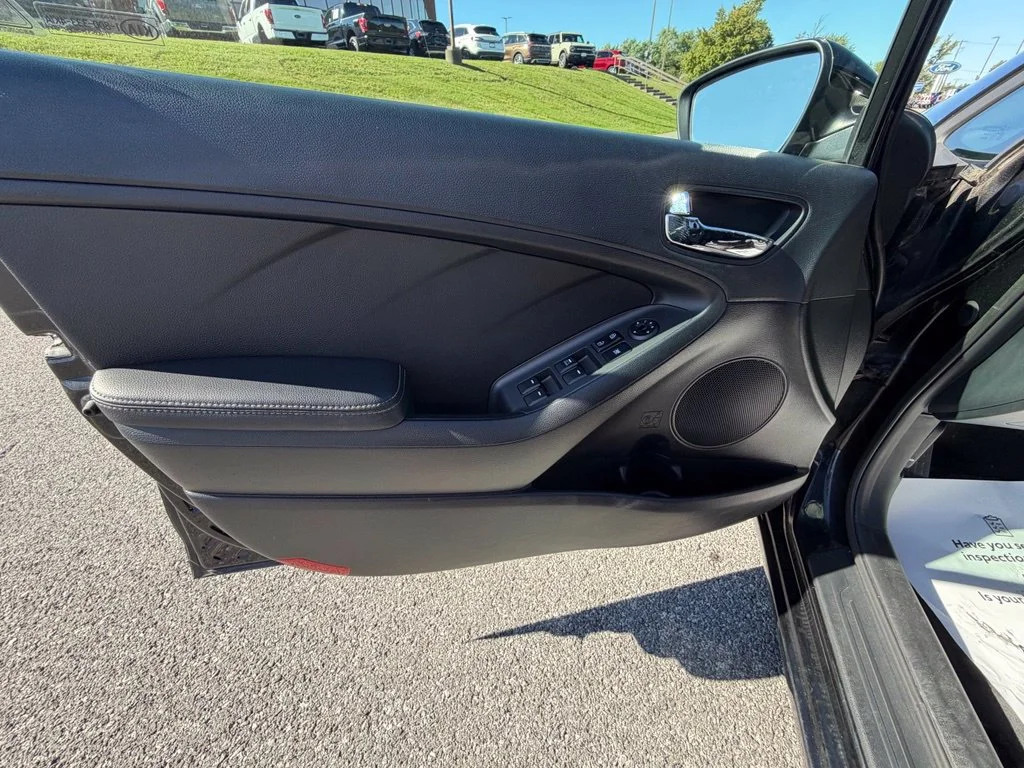 Used 2016 Black Kia LX image 13