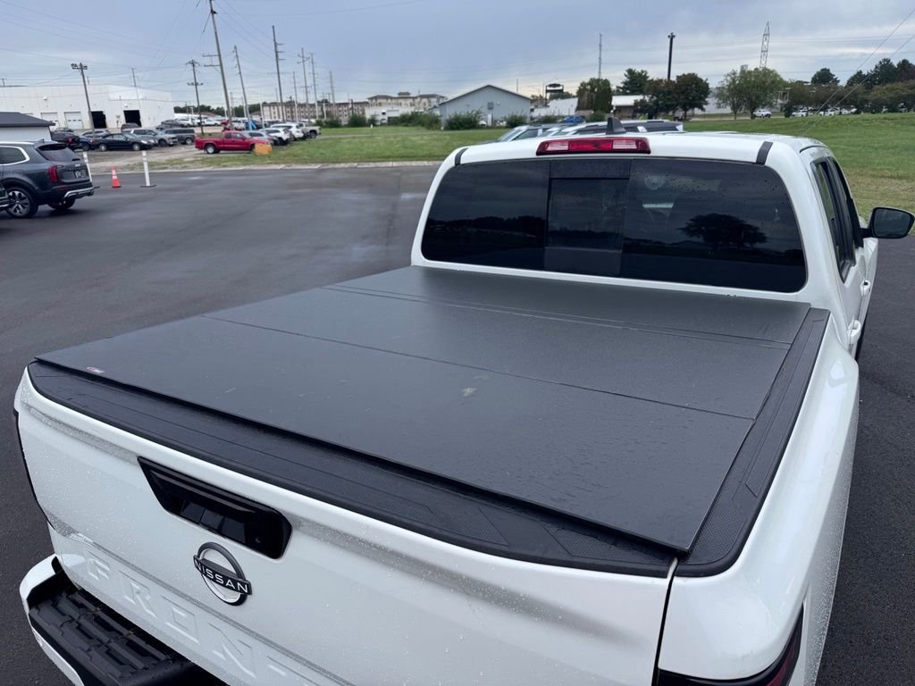 Used 2023 Glacier White Nissan SV image 7