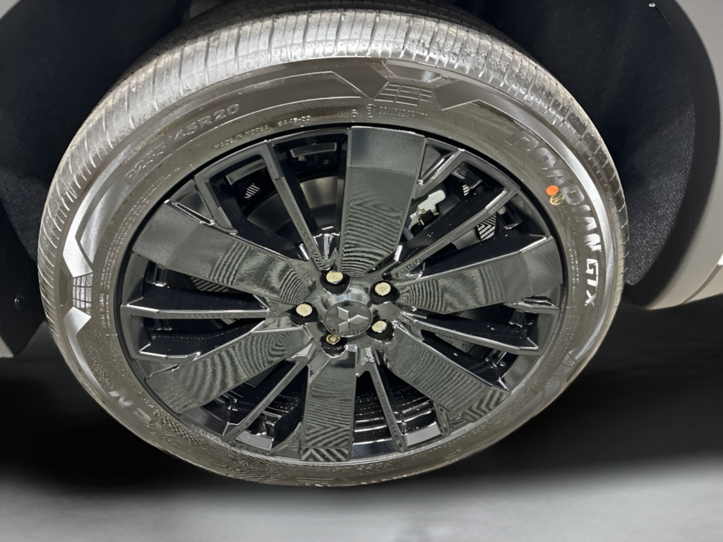 New 2026 White Diamond Mitsubishi LE image 38