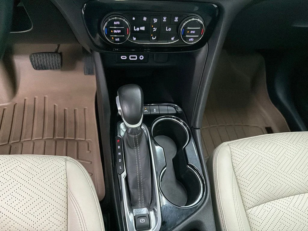 Used 2020 White Buick Essence image 19