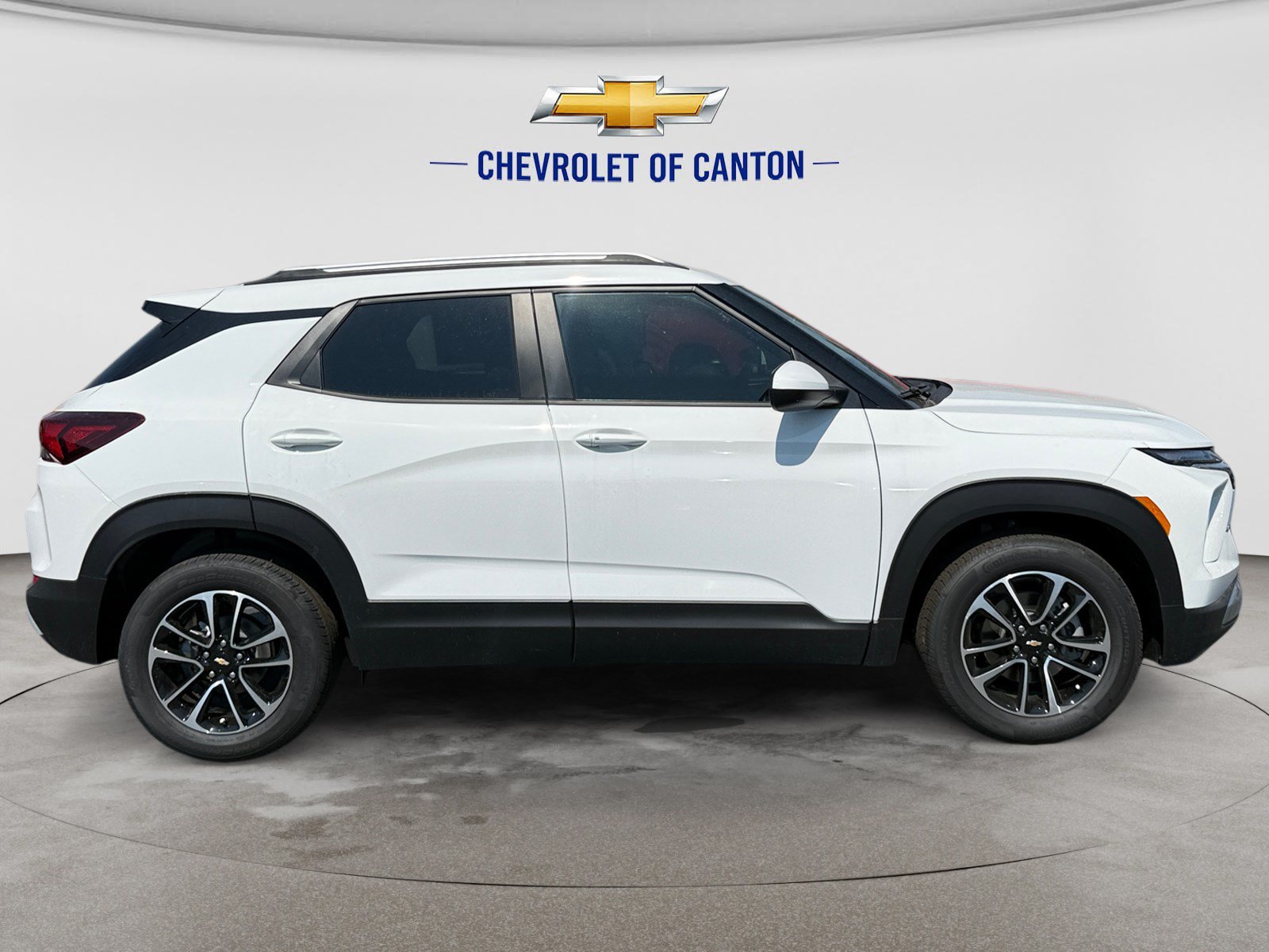 New 2026 Summit White Chevrolet LT image 4