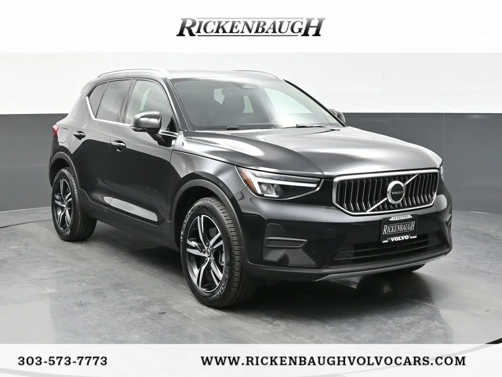 2025 Volvo XC40 B5 Core Bright AWD's photo