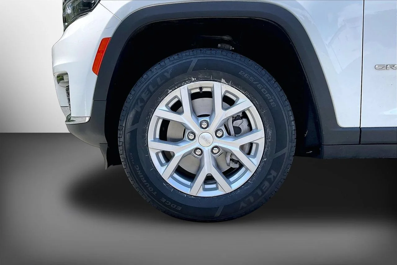 Used 2023 White Jeep Limited image 35