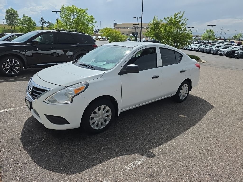 2015 Nissan Versa 1.6 S MT's photo
