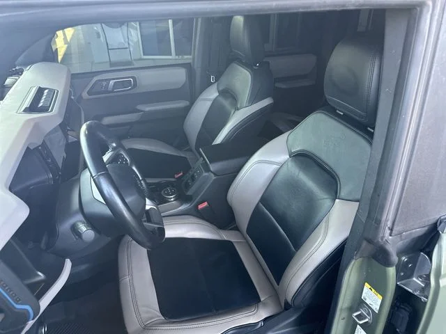 Used 2022 Silver Ford Wildtrak image 12