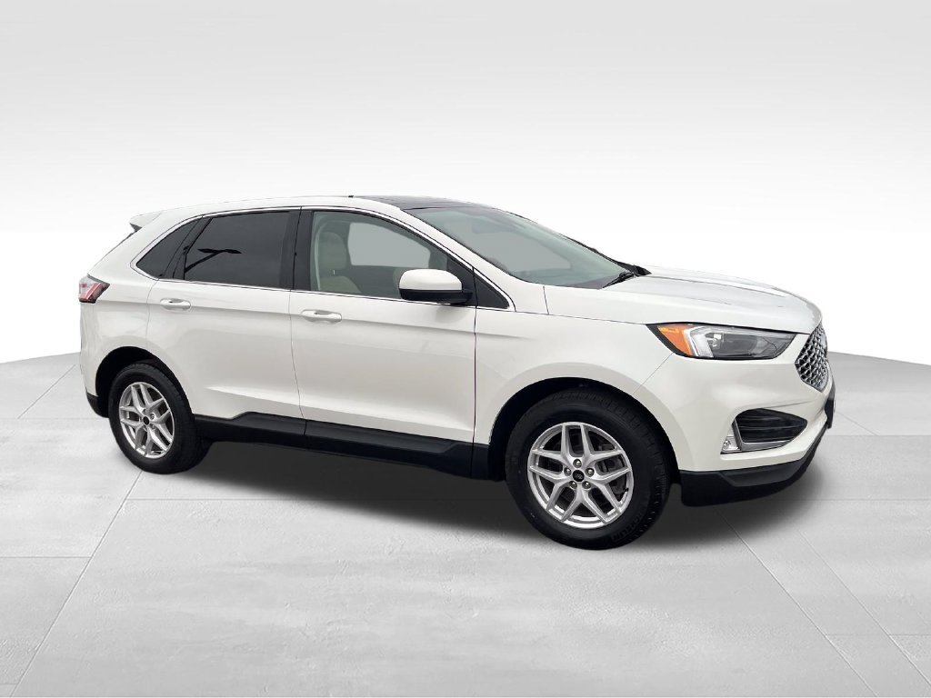 Used 2023 White Ford SEL image 7
