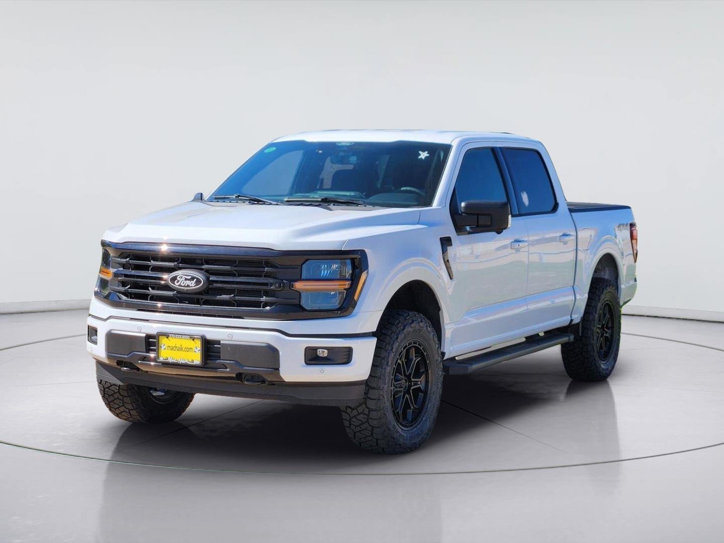 New 2026 Oxford White Ford XLT image 2