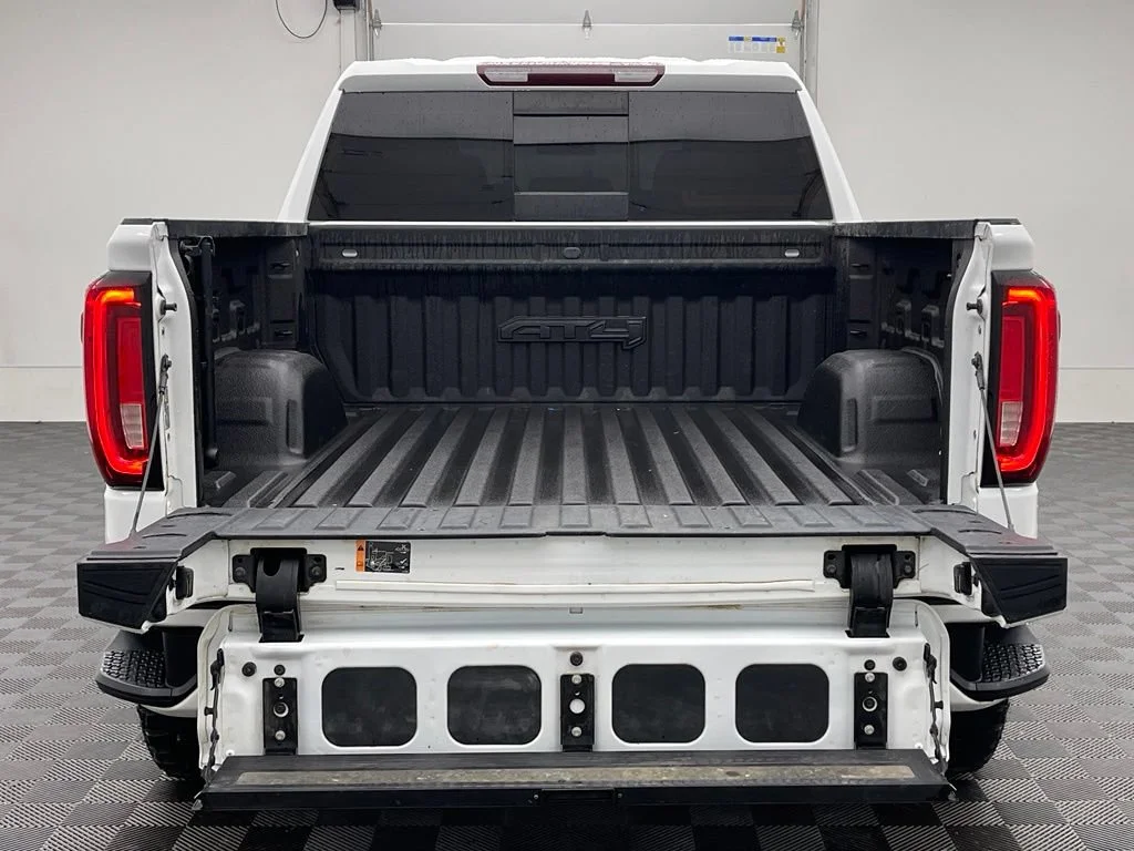 Used 2022 Summit White GMC AT4 image 10
