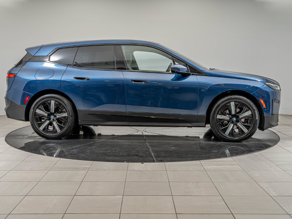 Used 2024 Phytonic Blue Metallic BMW xDrive50 image 11