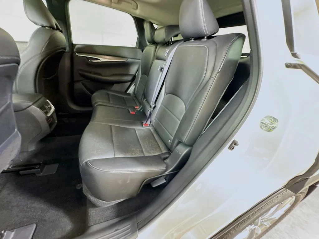 Certified Used 2023 White INFINITI LUXE image 32