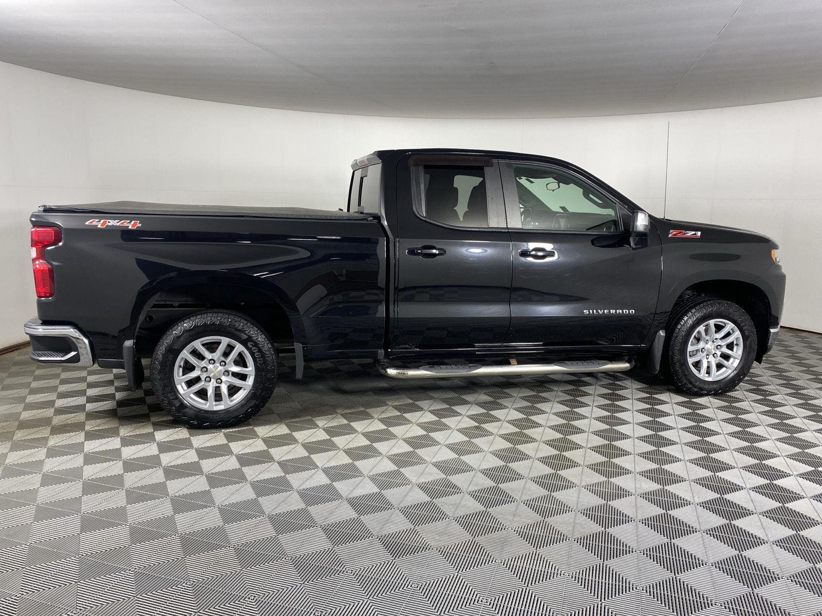 Used 2019 Black Chevrolet LT image 8