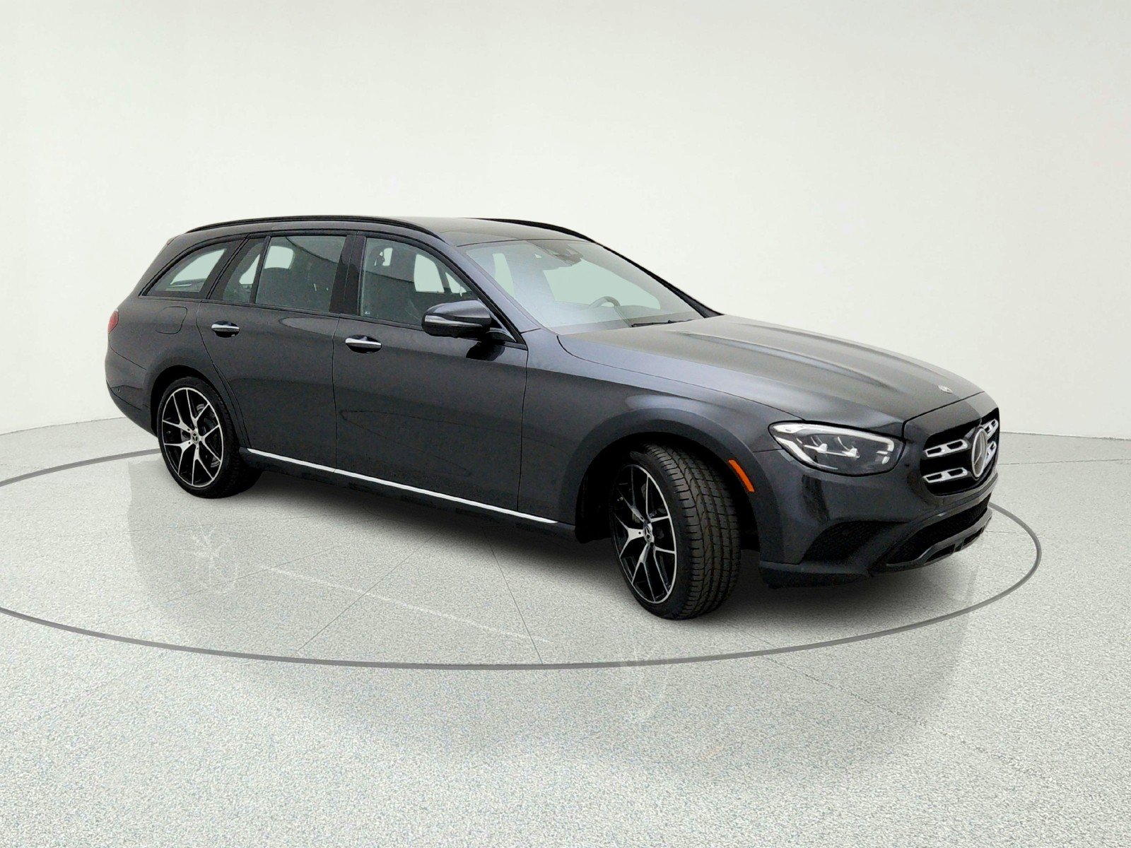 Certified Used 2023 Graphite Grey Metallic Mercedes-Benz E 450 image 5