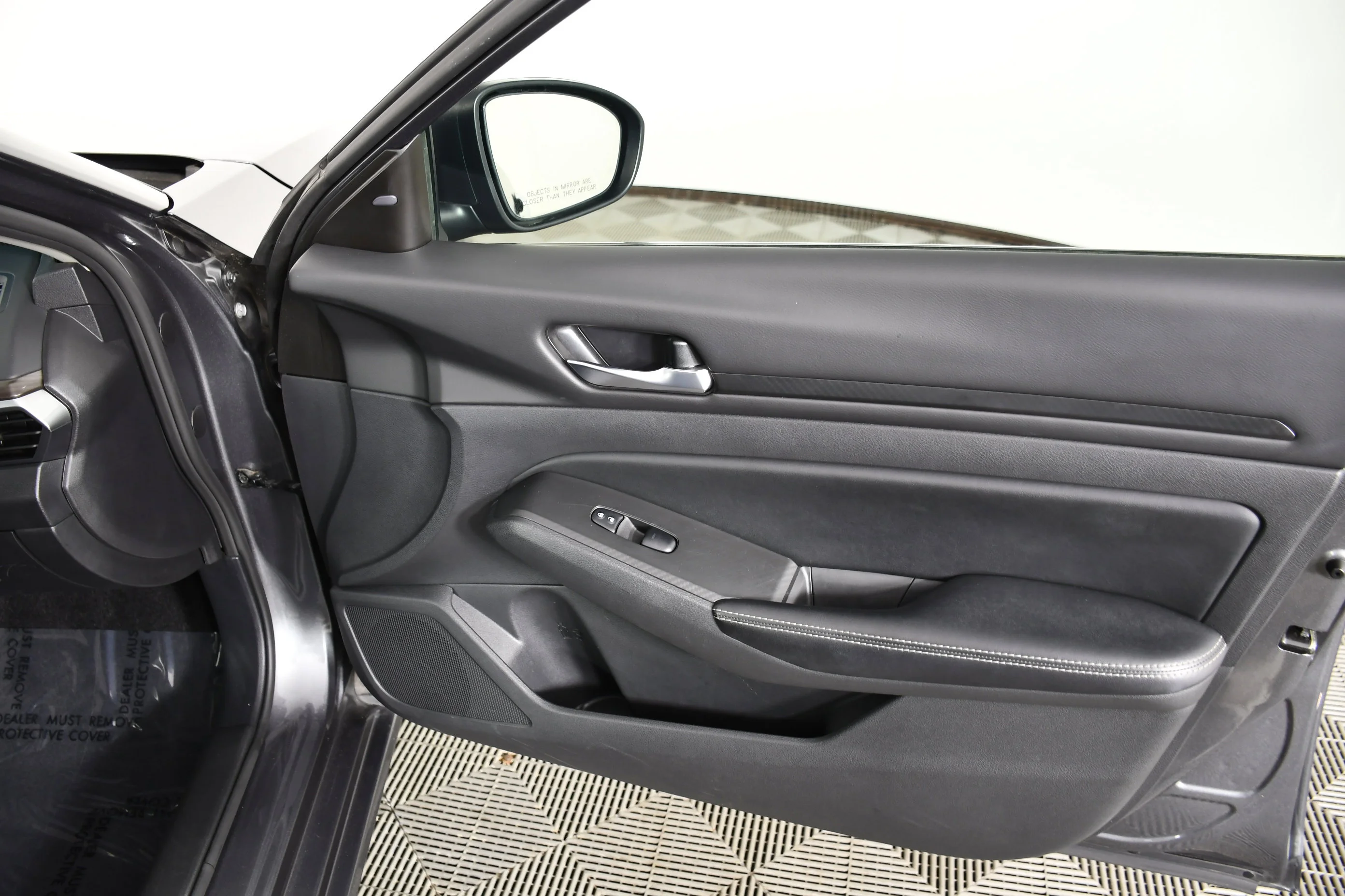 Used 2024 Gun Metallic Nissan 2.5 SV image 39