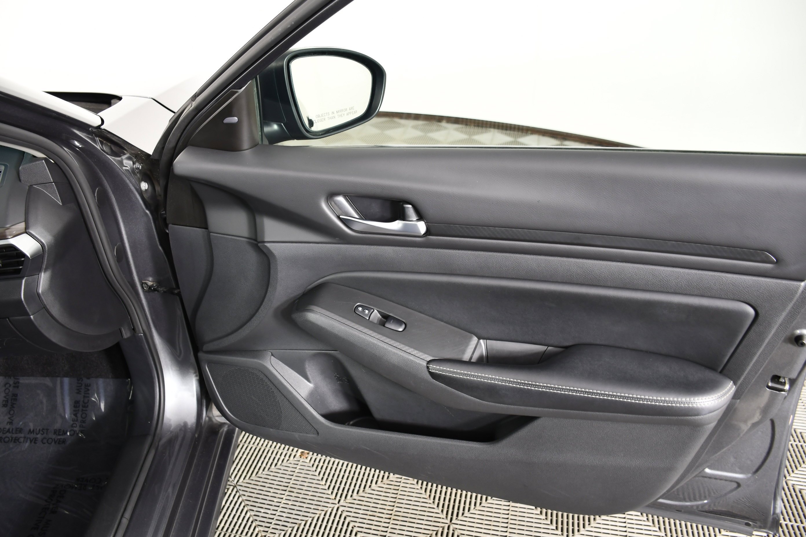 Used 2024 Gun Metallic Nissan 2.5 SV image 39