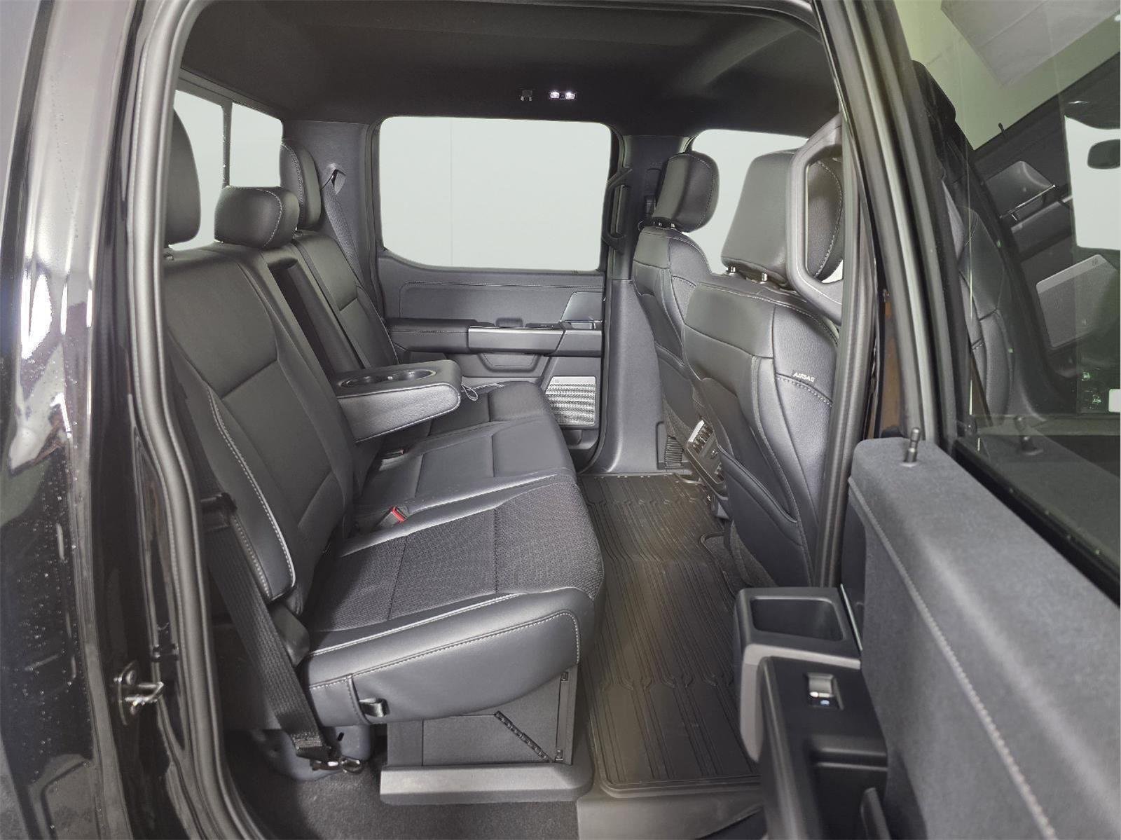 New 2025 Agate Black Metallic Ford Lariat® image 18