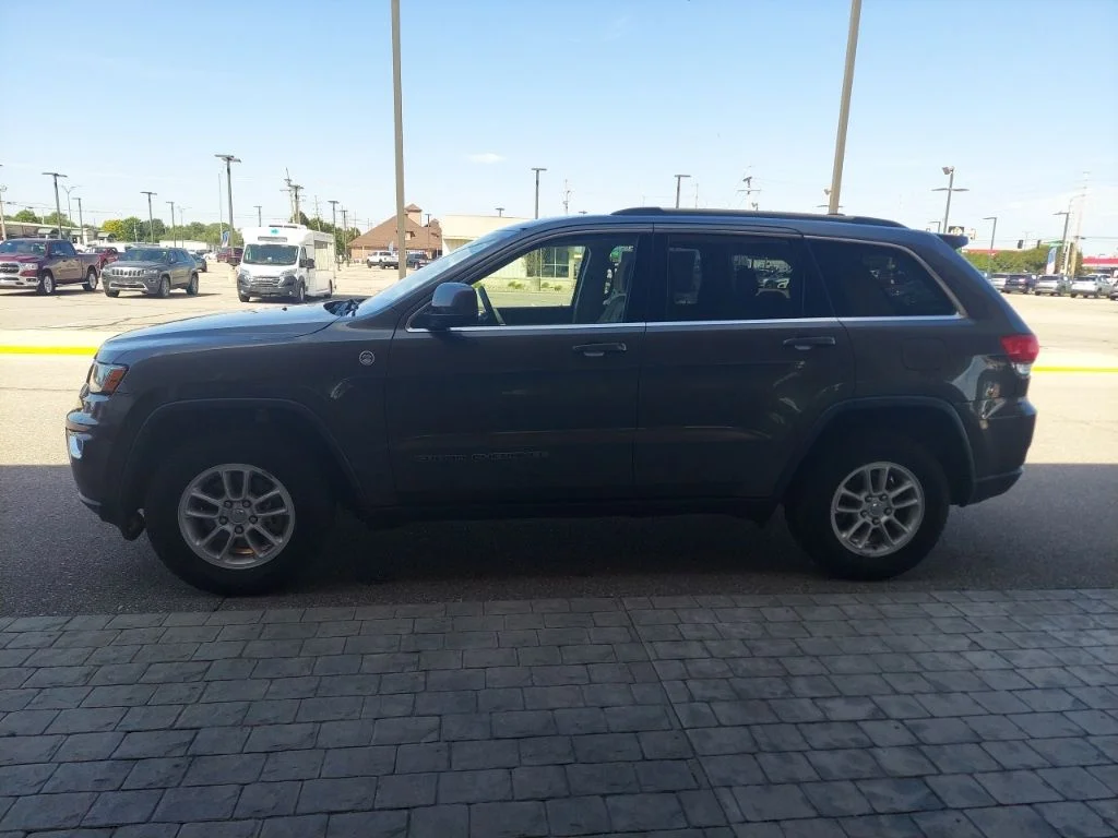 Certified Used 2019 Gray Jeep Laredo E image 4