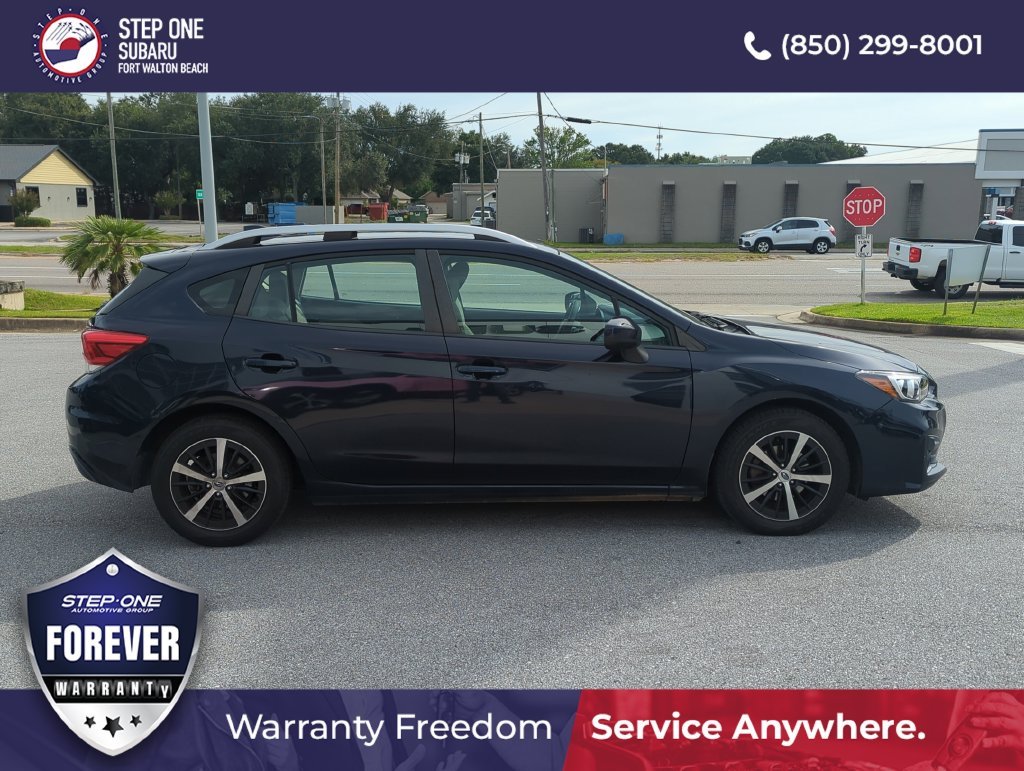 Used 2019 Blue Subaru 2.0i Premium image 8