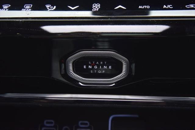 New 2026 Diamond Black Crystal Pearl-Coat Exterior Paint Jeep Limited image 25