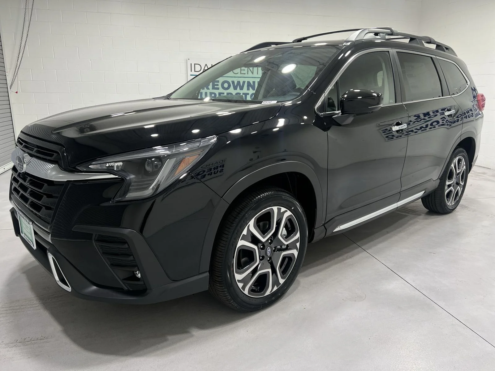 New 2026 CRYSTAL BLACK SILICA Subaru Touring image 4