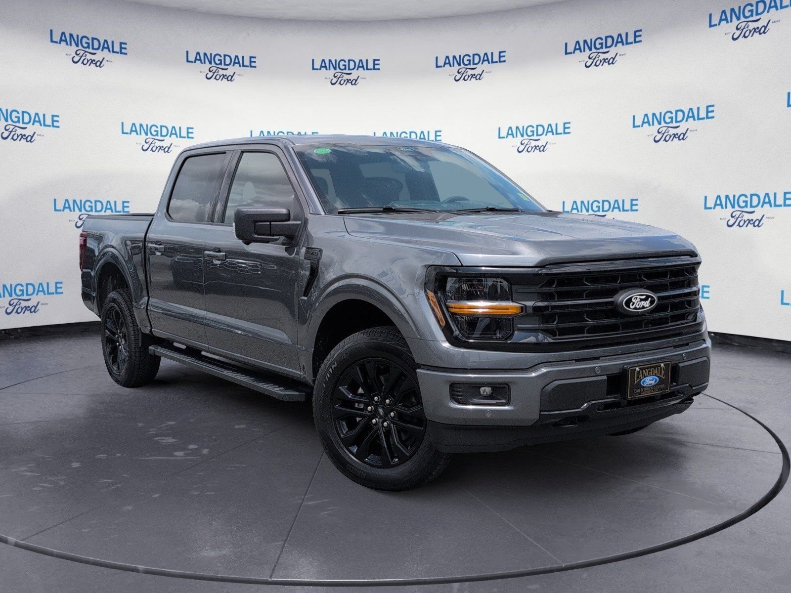 New 2026 Carbonized Gray Metallic Ford XLT image 2