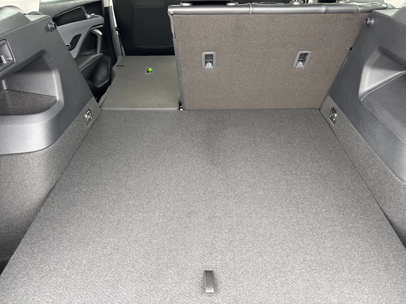 New 2026 Platinum Gray Metallic Volkswagen SE image 14