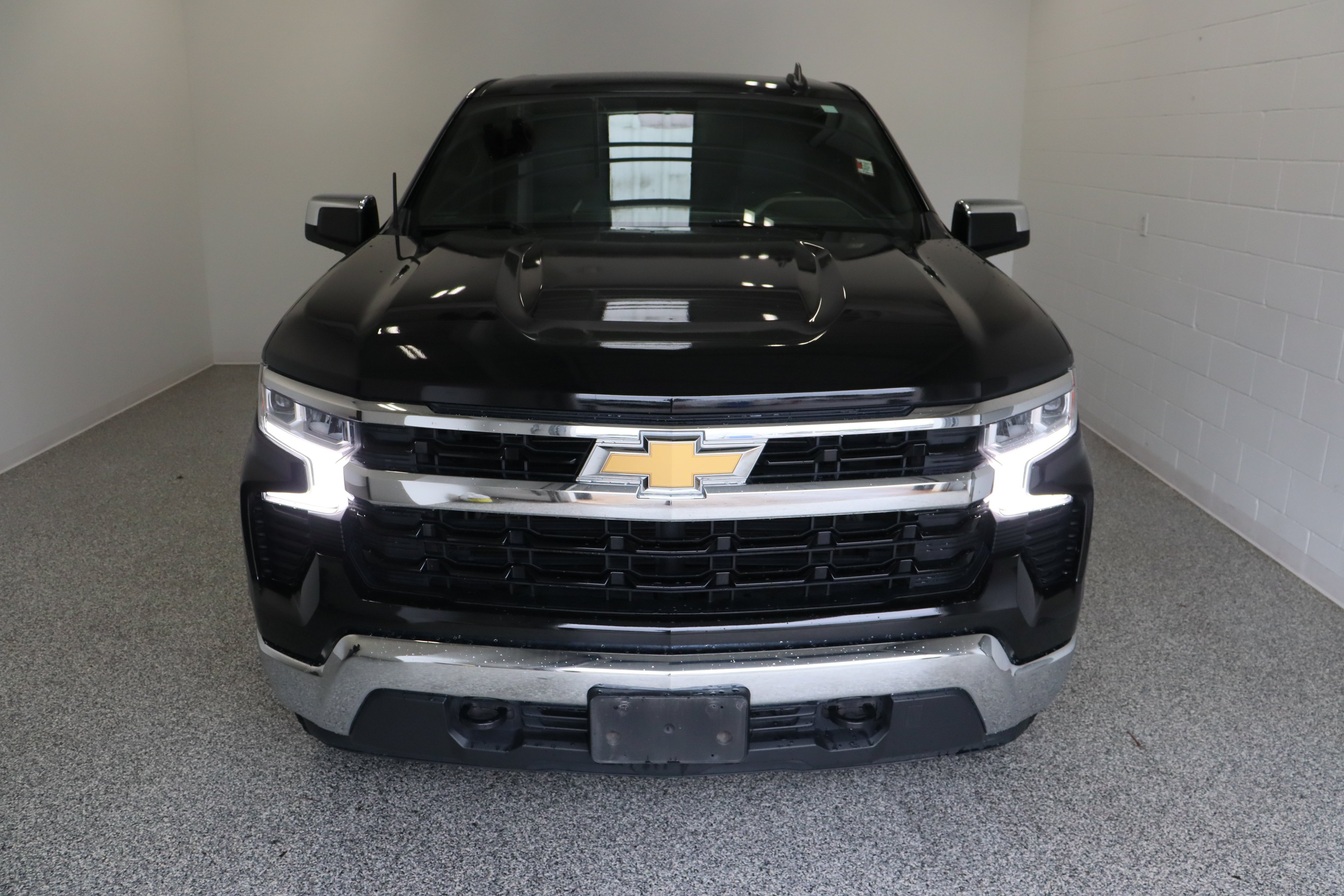 Used 2023 Black Chevrolet LT 5.3L image 3