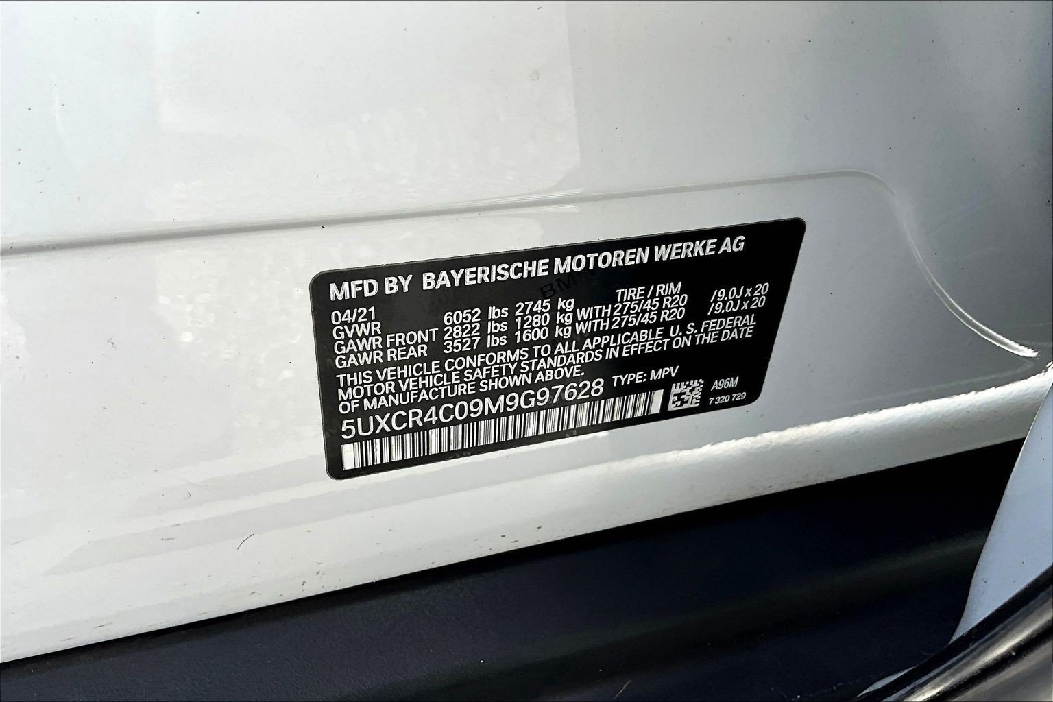 Used 2021 White BMW sDrive40i image 14
