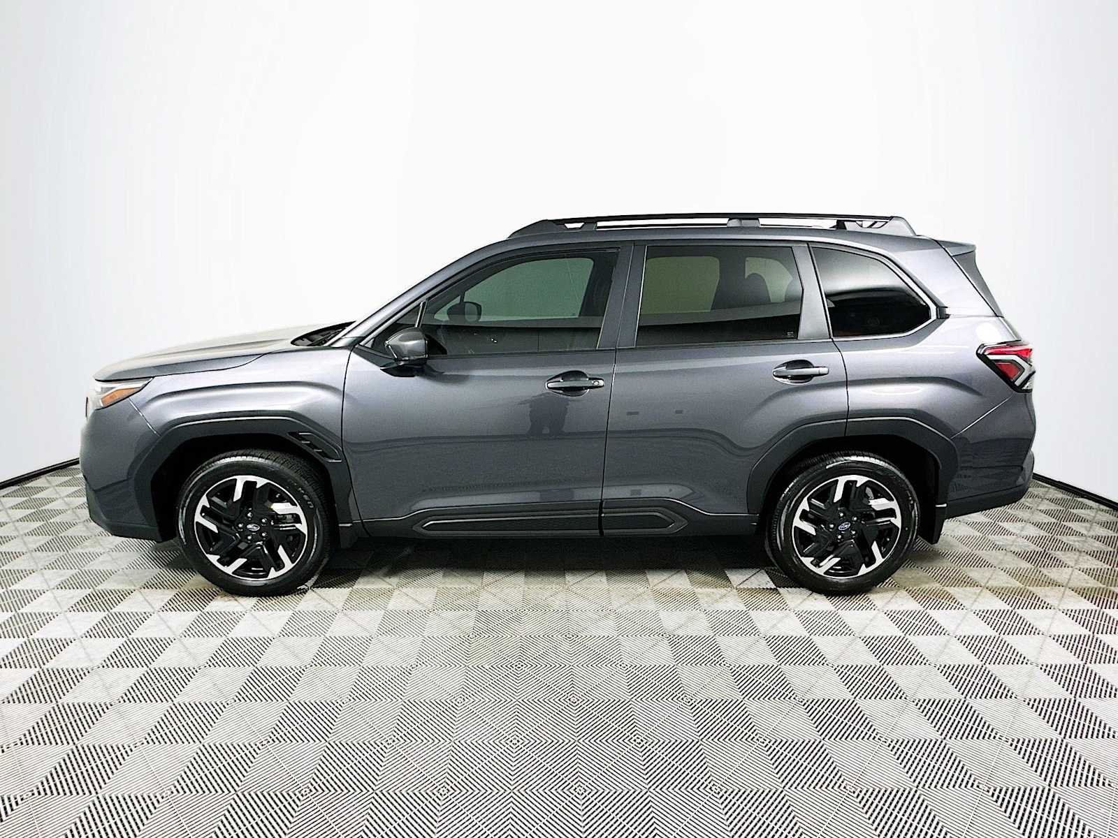 Used 2026 Magnetite Gray Metallic Subaru Limited image 4