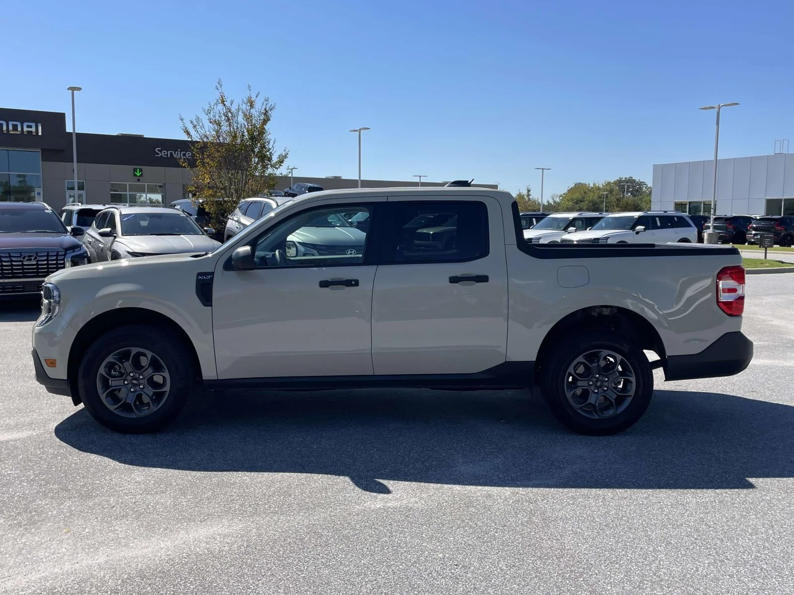 Used 2025 Desert Sand Ford XLT image 26