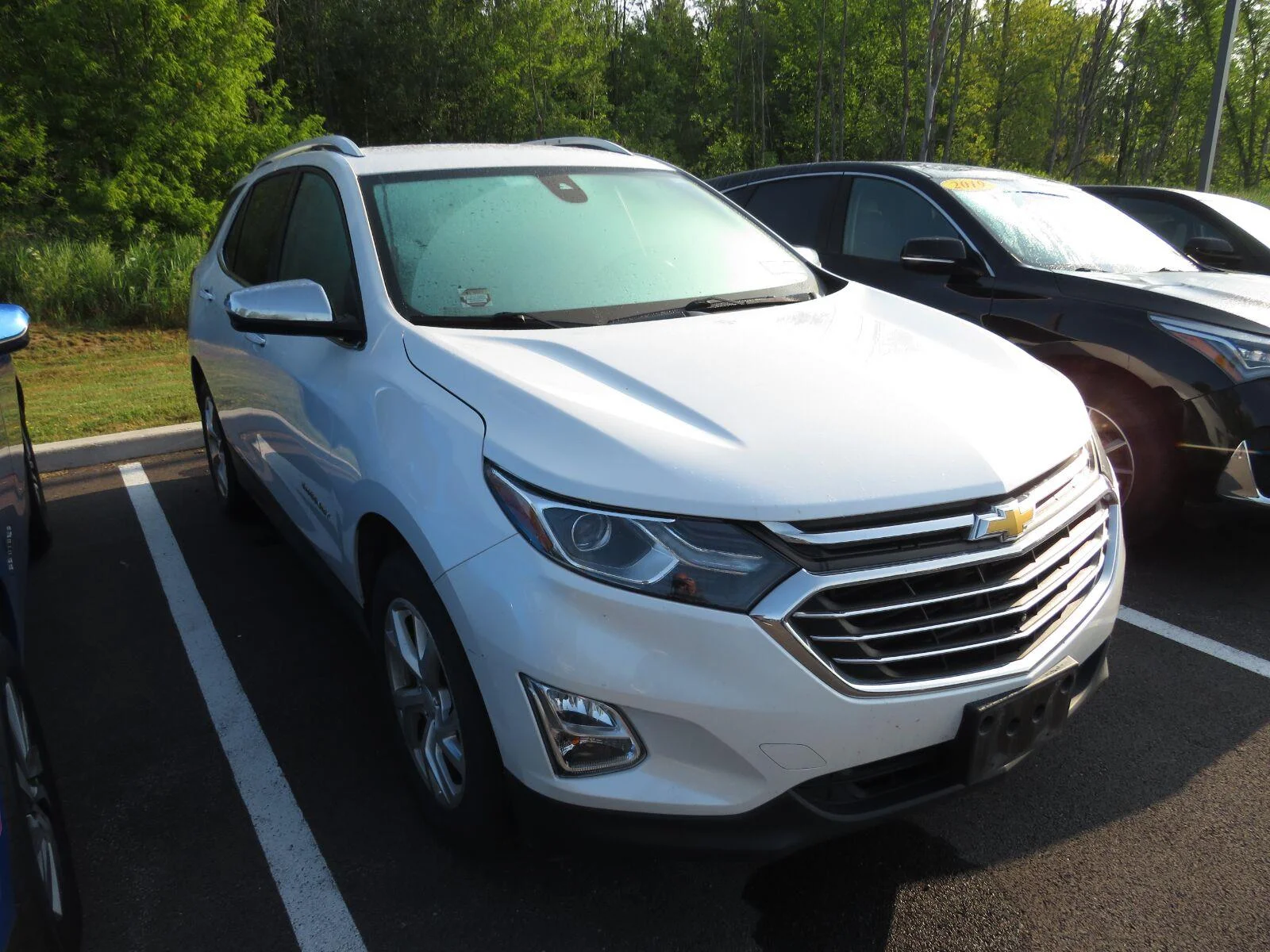Used 2018 IRIDESCENT PEARL TRICOAT Chevrolet Premier image 2