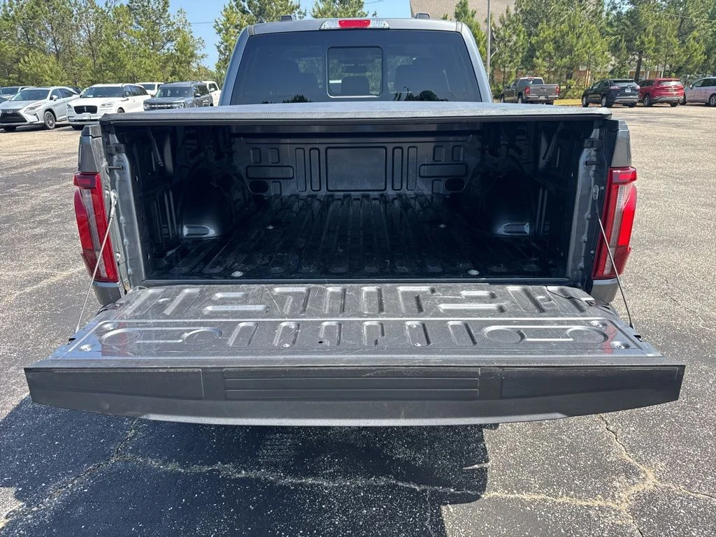 Used 2025 Gray Ford Lariat image 17