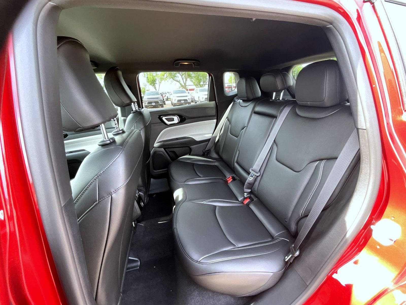 New 2026 Red Hot Pearl-Coat Exterior Paint Jeep Limited image 12