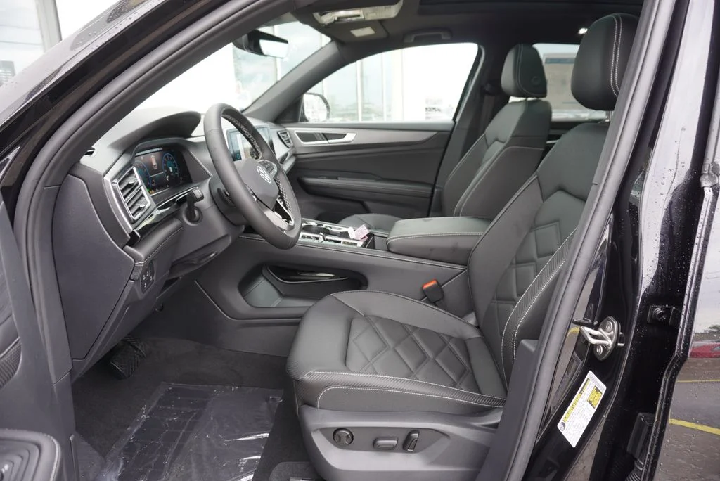 New 2026 Black Volkswagen SE w/Technology image 11