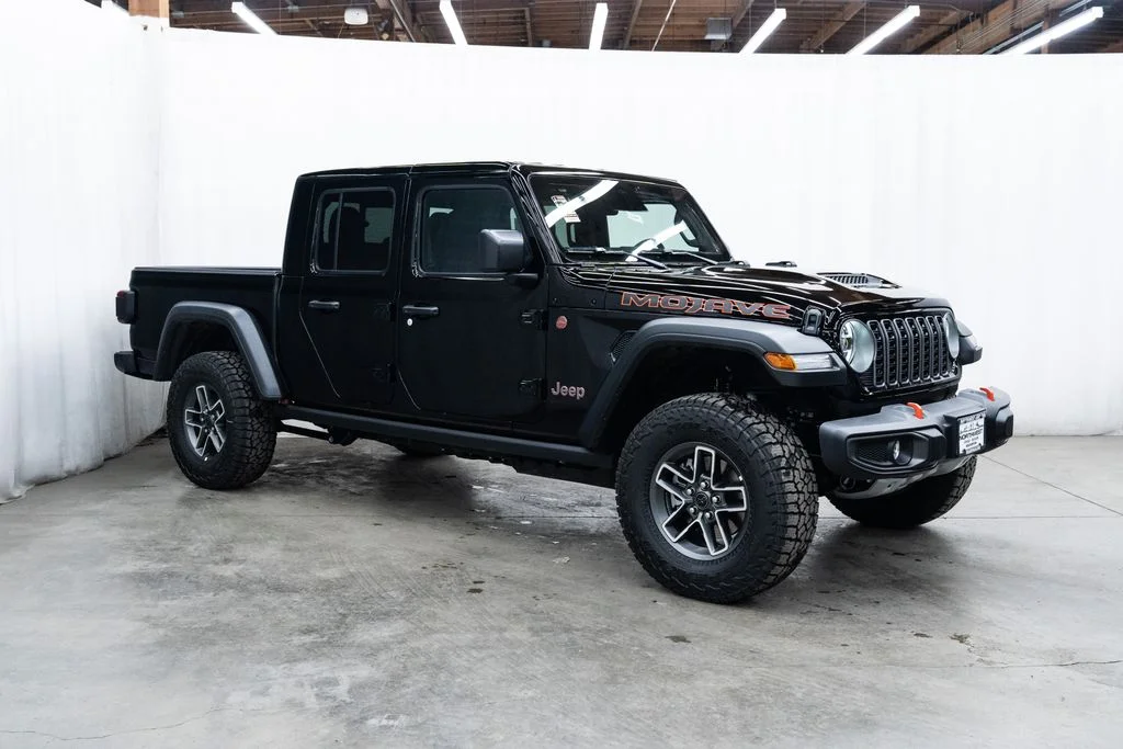 2026 Jeep Gladiator Mojave Auto's photo