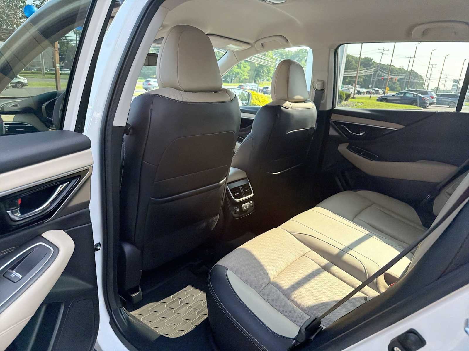 Used 2021 Crystal White Pearl Subaru Limited image 12