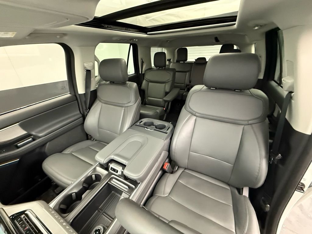 New 2026 Star White Metallic Tri-Coat Ford Active image 42