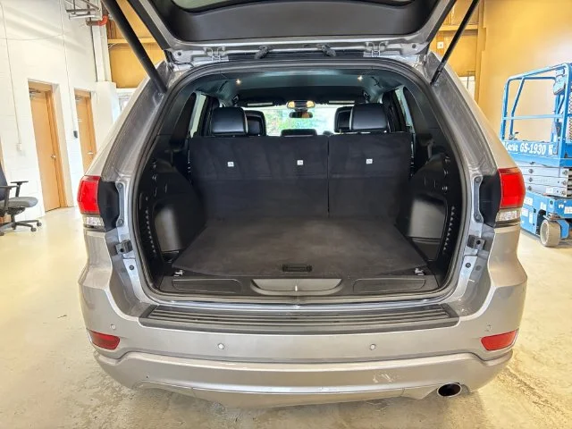 Used 2021 Silver Jeep Laredo X image 24