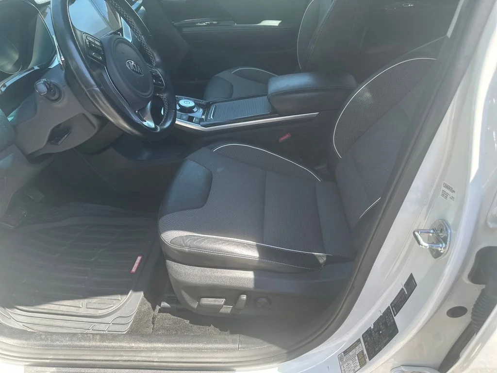 Used 2020 White Kia EX image 8