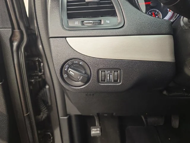Used 2016 Granite Crystal Clearcoat Metallic Dodge R/T image 33
