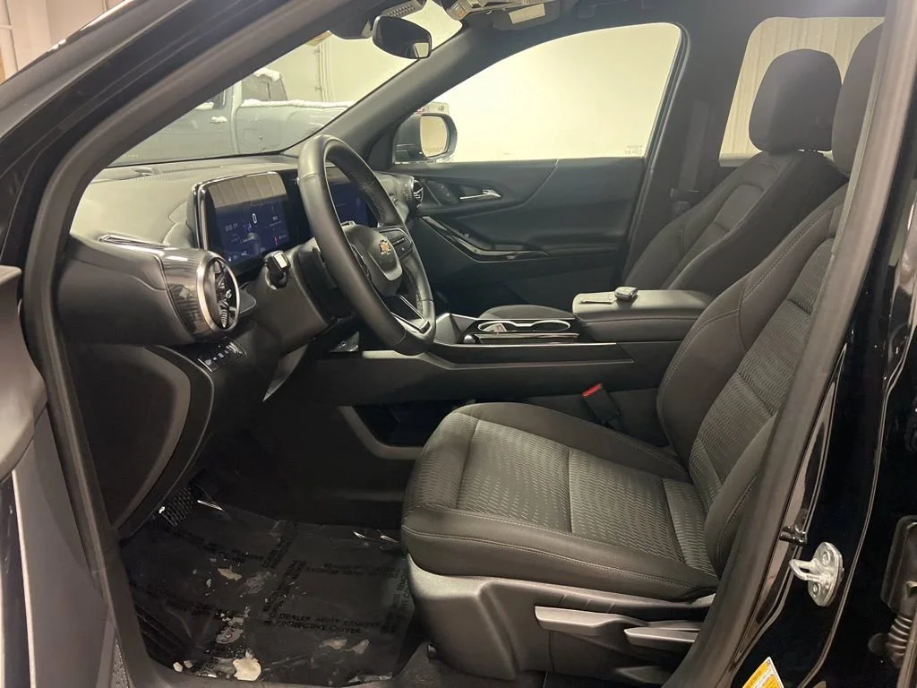 2025 Chevrolet Equinox LT - Photo 8