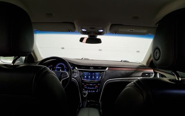 Used 2019 Silver Cadillac Luxury image 22